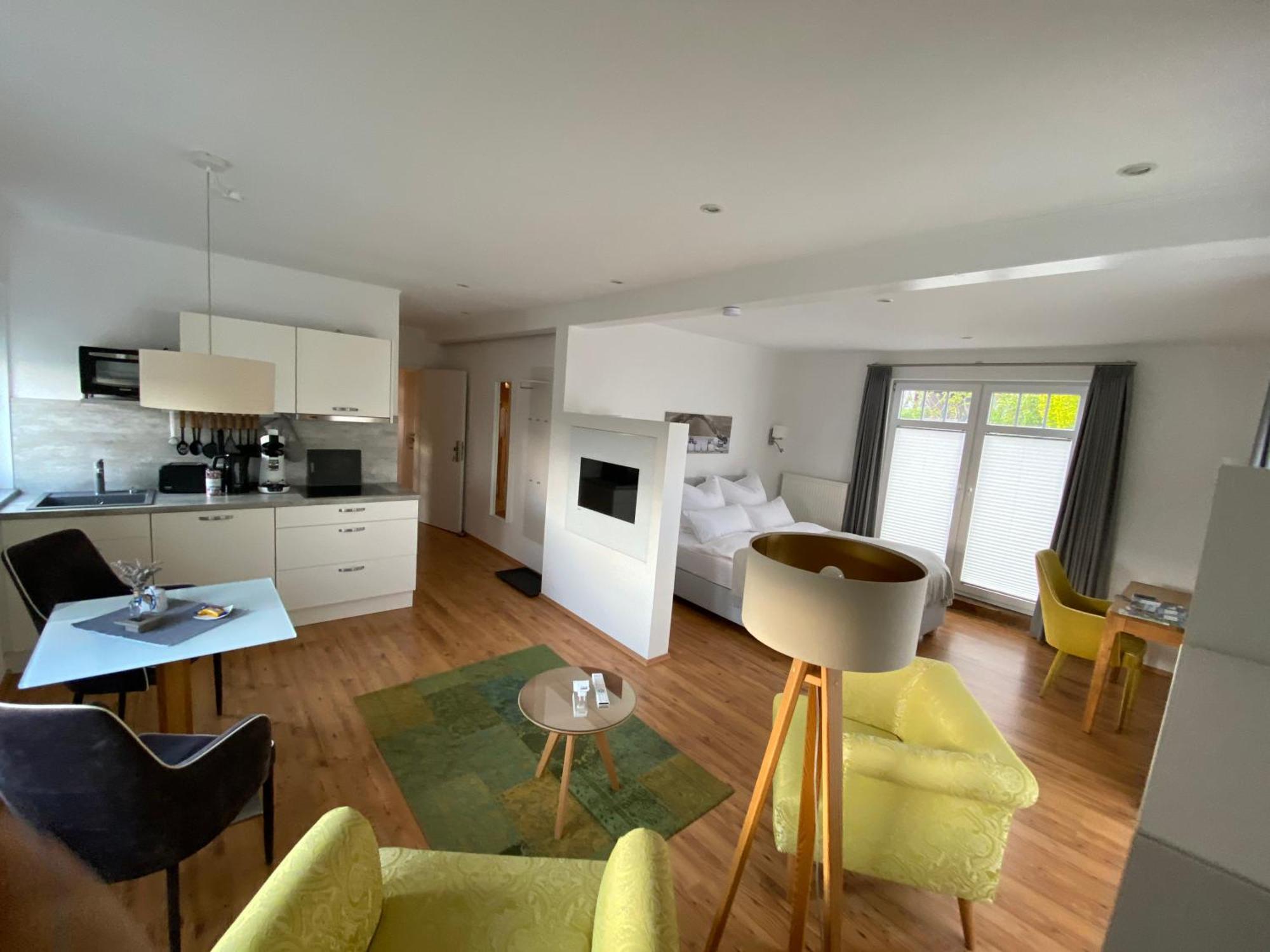 Höhr-Grenzhausen Apartments Im Chateau D'Esprit מראה חיצוני תמונה